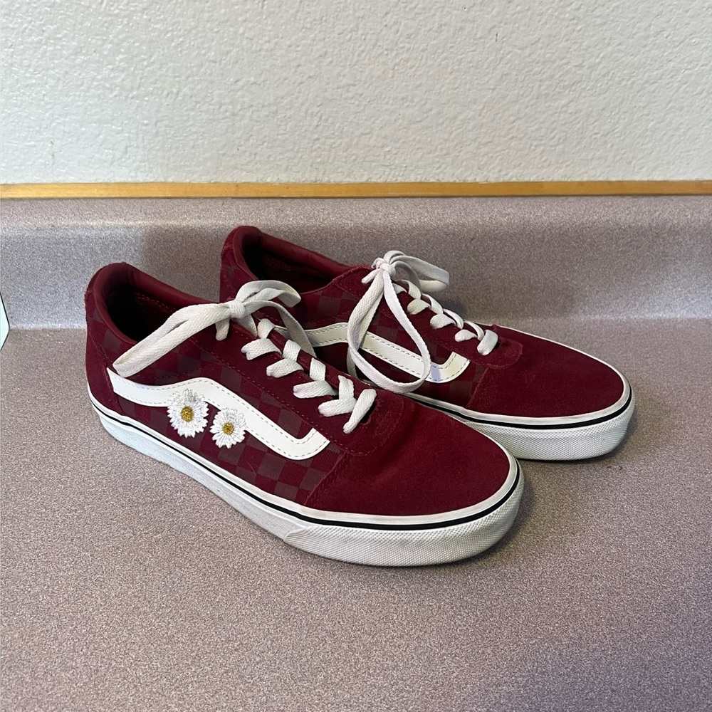 Embroidered Vans size 7.5